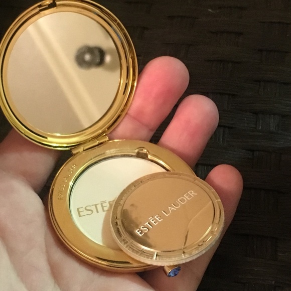 Estee Lauder collectors compact - Picture 5 of 5